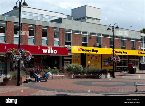 shops in nuneaton town.